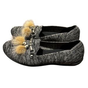 Bernie Mev New York Flats Faux Fur Tassels Shoes Womens Size 38 Never Worn Gray